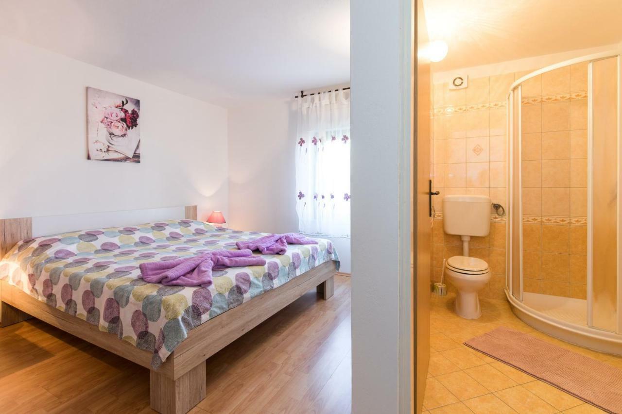 Apartment Adrijana Vrbnik Luaran gambar