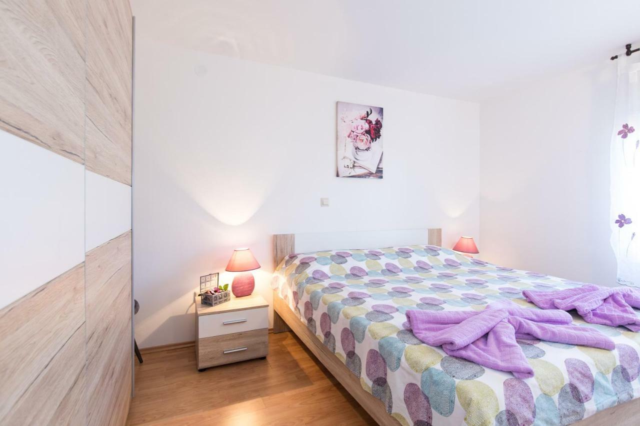 Apartment Adrijana Vrbnik Luaran gambar